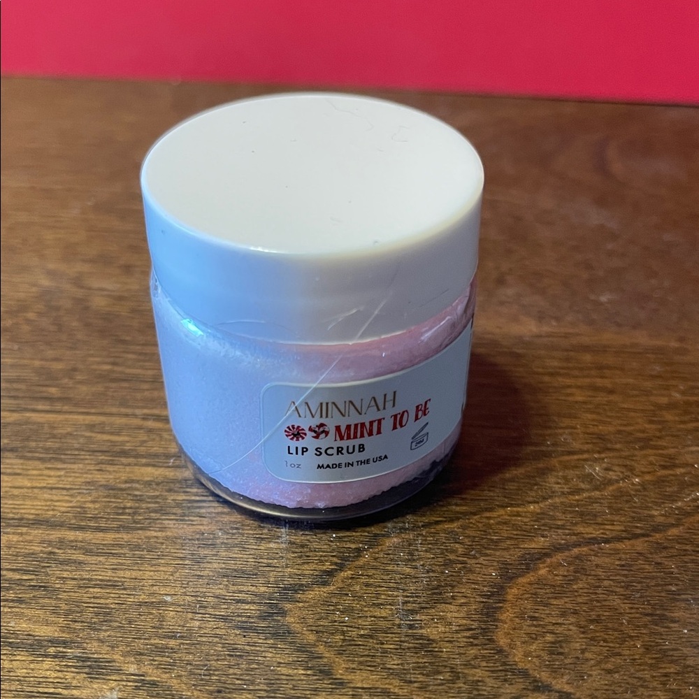 Aminnah Mint To Be Lip Scrub - Pink and White